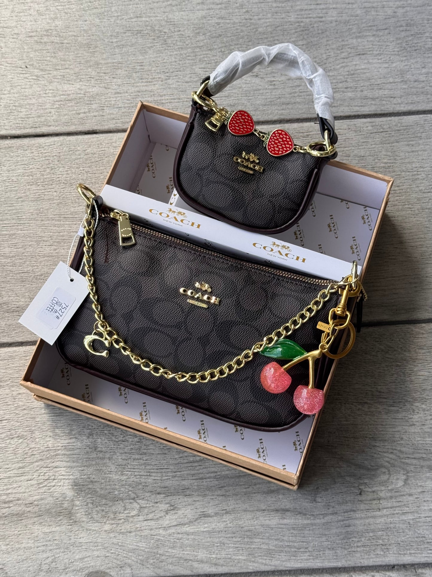 Set De Cartera Coach Con Mini Cartera En Color Café Oscuro Y Caja