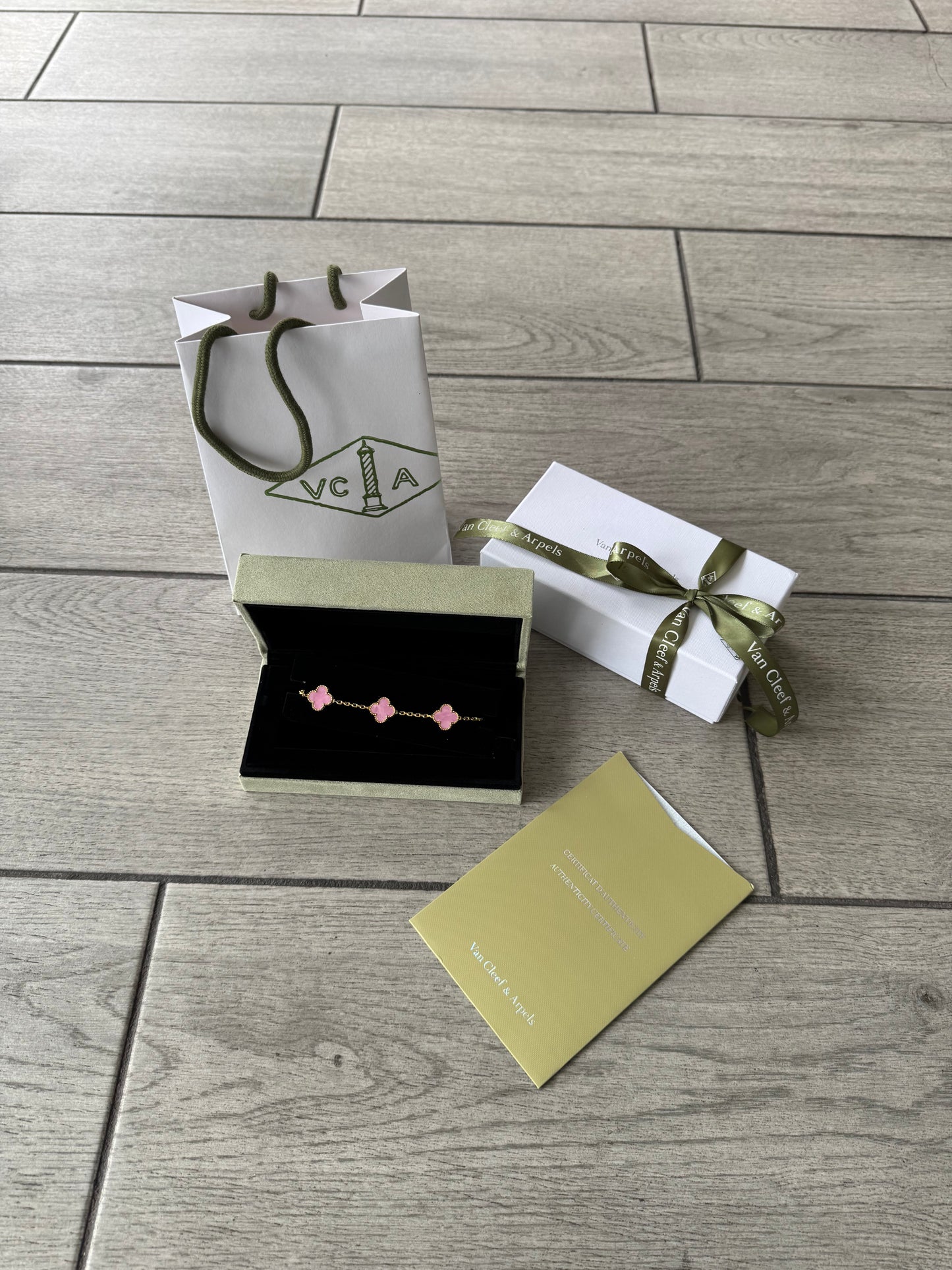 Brazalete Van Cleef Rosada Con Paquetería
