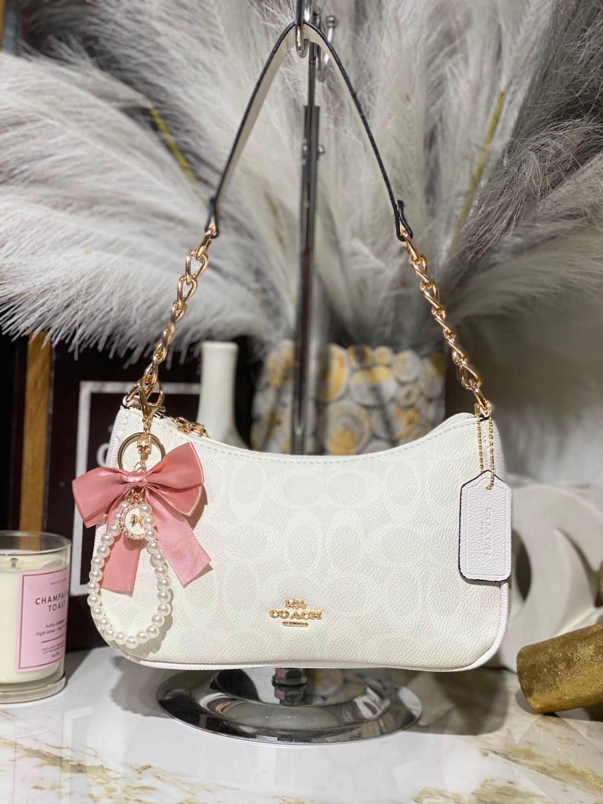 Cartera De Hombro Coach Teri Pequeña En Color Blanco Con Textura Matte (sin llavero)