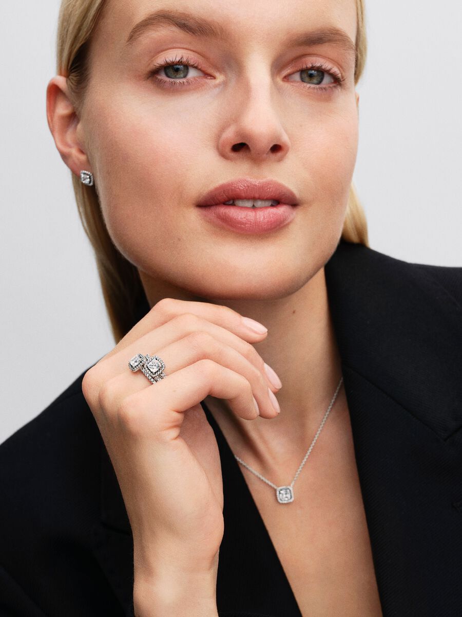 Aretes Pandora Cuadrado Blanco