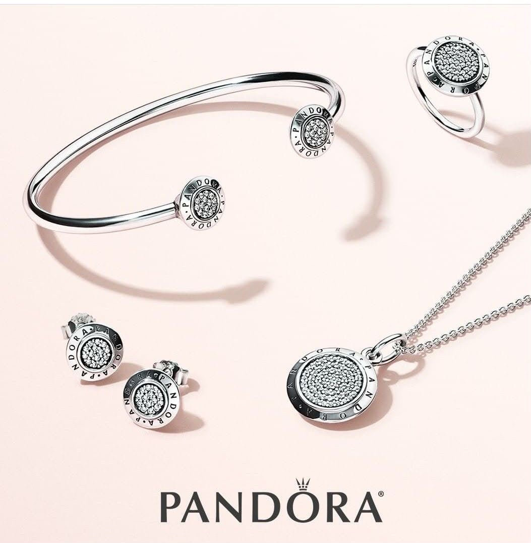 Collar Pandora Círculo Grande Con Circonias Y Logo