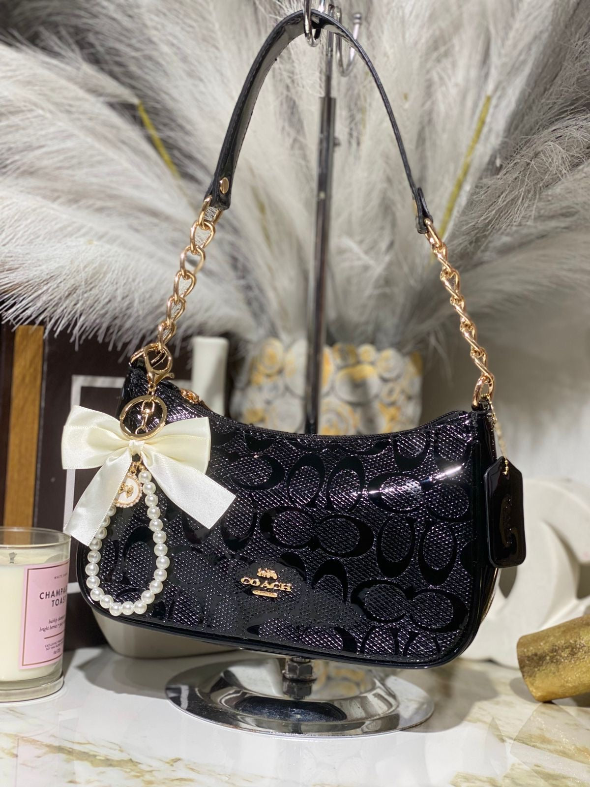 Cartera De Hombro Coach Teri Pequeña En Color Negro Brillante Charol