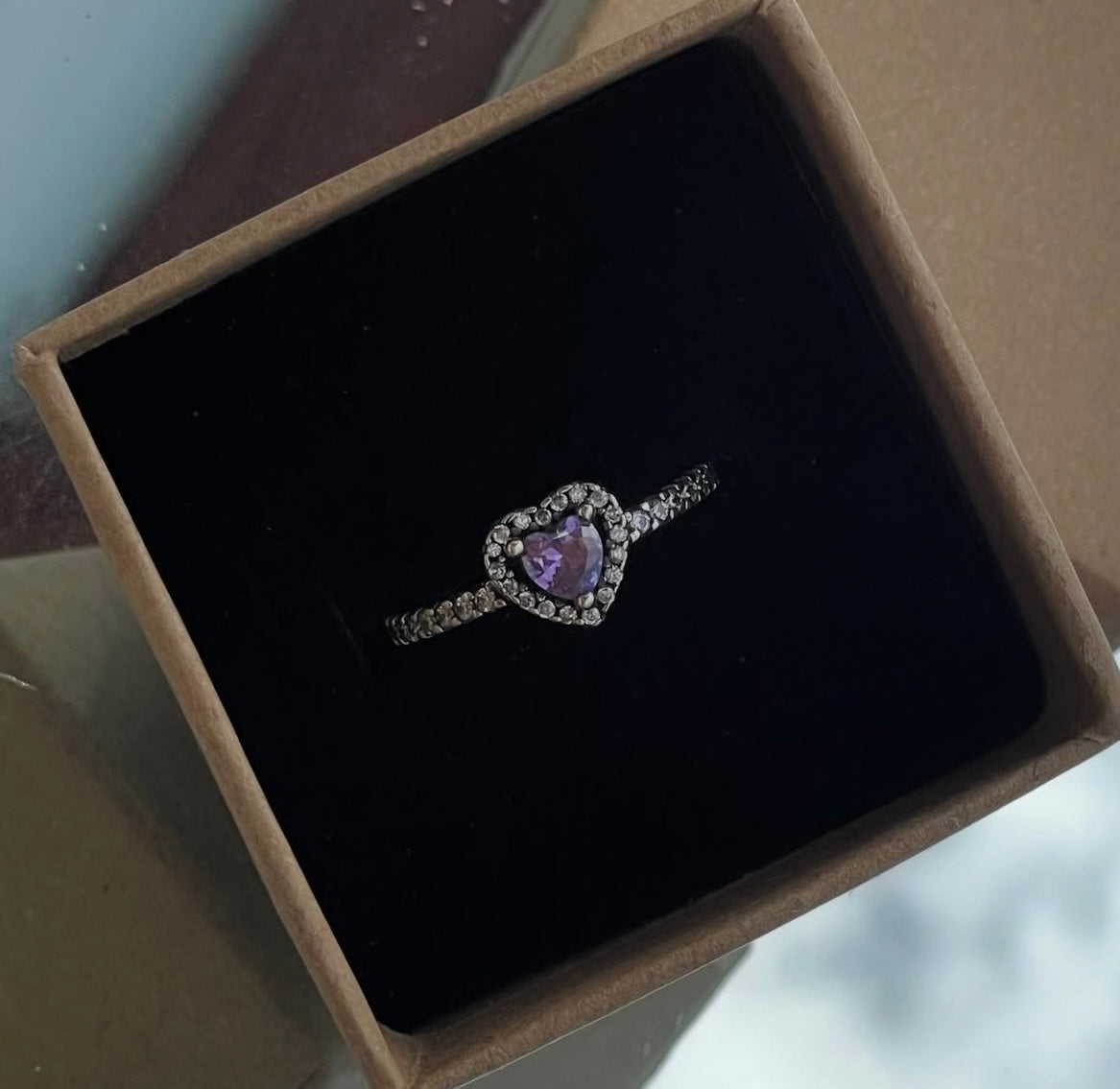 Anillo Pandora Corazón Morado Brillante