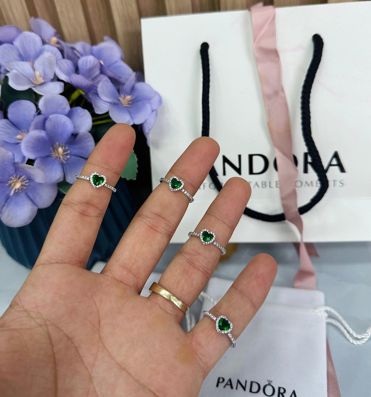 Anillo Pandora Corazón Verde Brillante